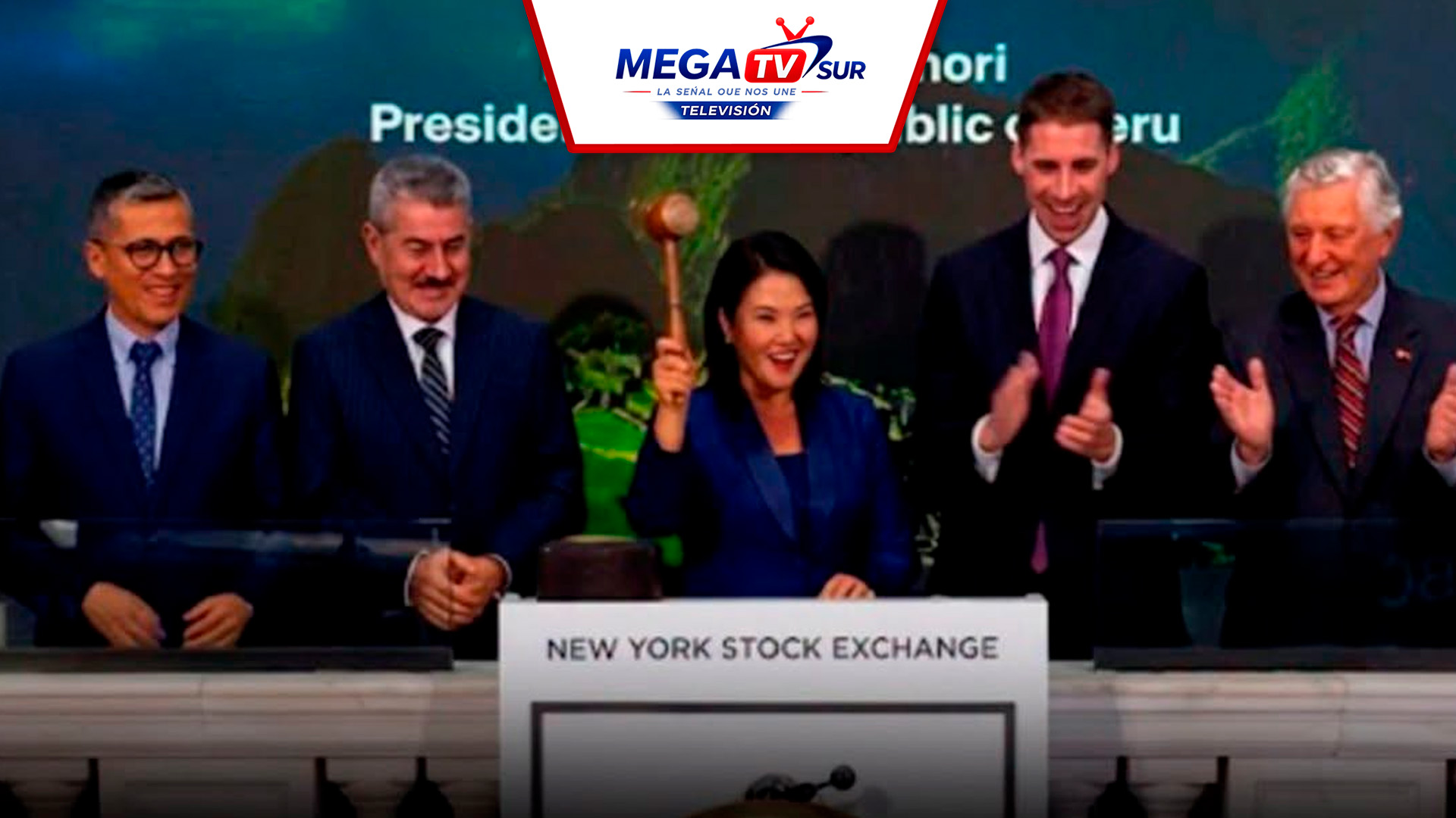 Keiko Fujimori participa en el campanazo de cierre de la Bolsa de Nueva York